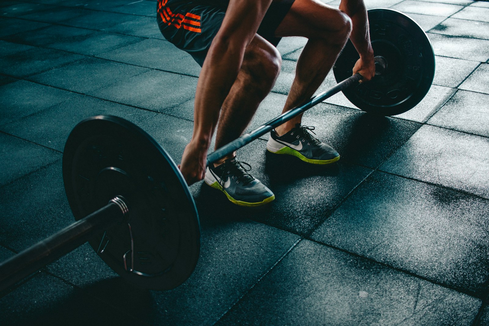 Séance de coaching sportif — entraînement encadré en salle
